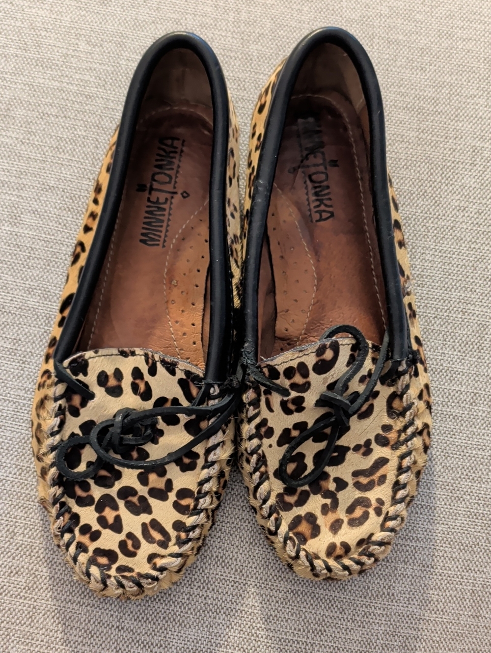 Minnetonka Leopard Print Moccasins in Tan and Black